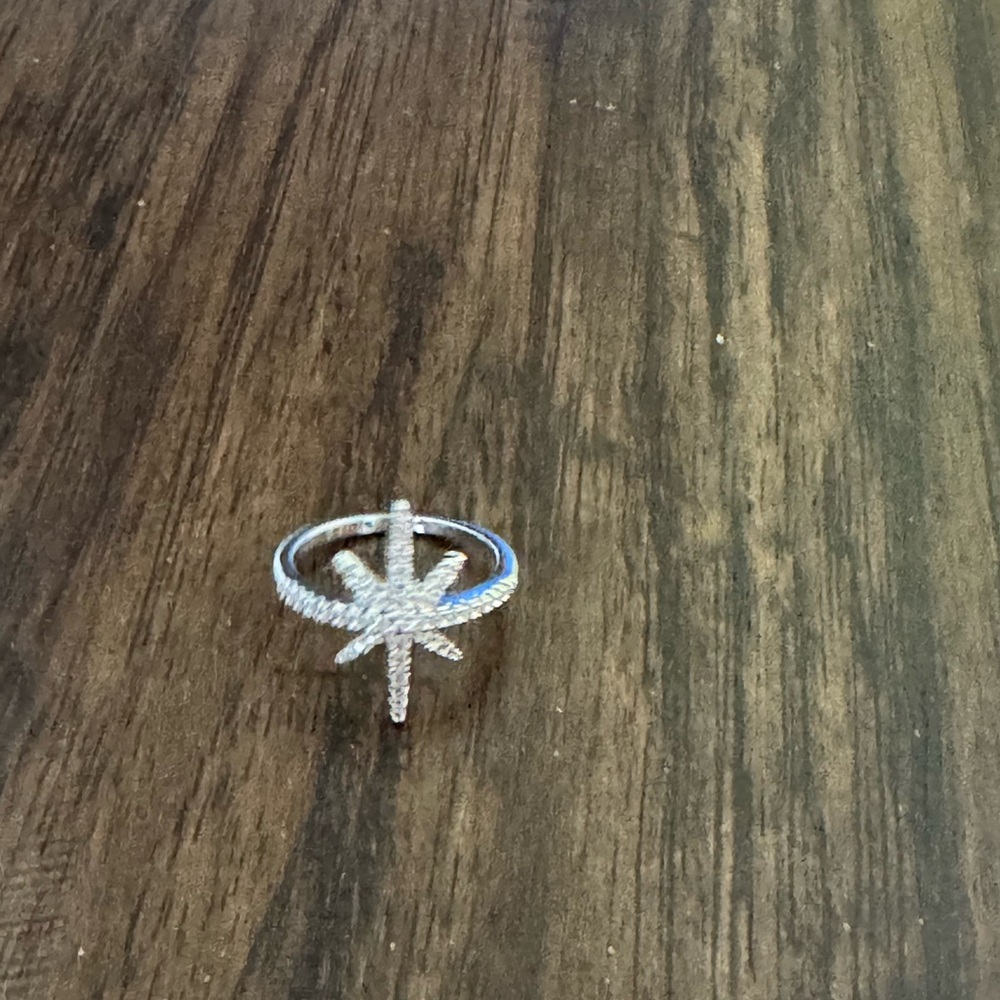 Beautiful Ring Size 6 - image 3